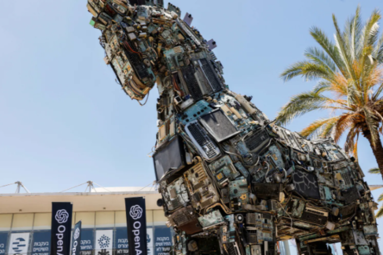 لقطة لأحدى الفعاليات التقنية شارك فيها سام ألتمان، الرئيس التنفيذي لشركة أوبن أيه آي ، في تل أبيب بإسرائيل، يونيو 2023 (رويترز)